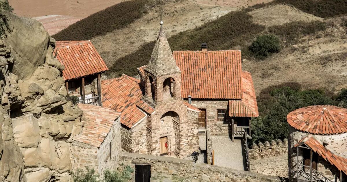 ერთ დღიანი ტური დავით-გარეჯის სამონასტრო კომპლექსში